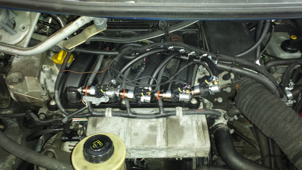 Engine bay with Hanna Injectors